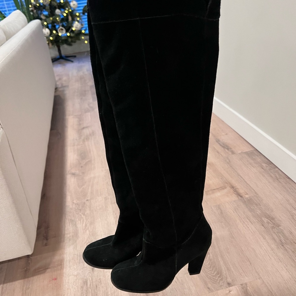 Black suede Women's Boots size 6